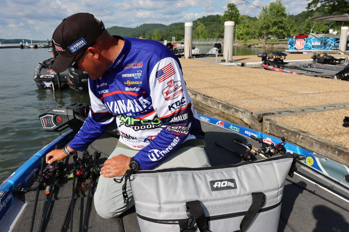 AO Cooler Sportsman Series 24 Pack Cooler | LGE-CTS Motorsports